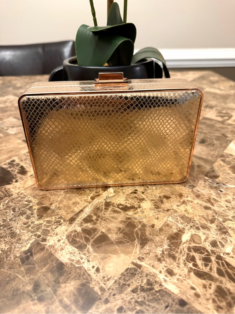 Michael Kors Pearl Medium Box Clutch/Crossbody - Picture 4 of 16